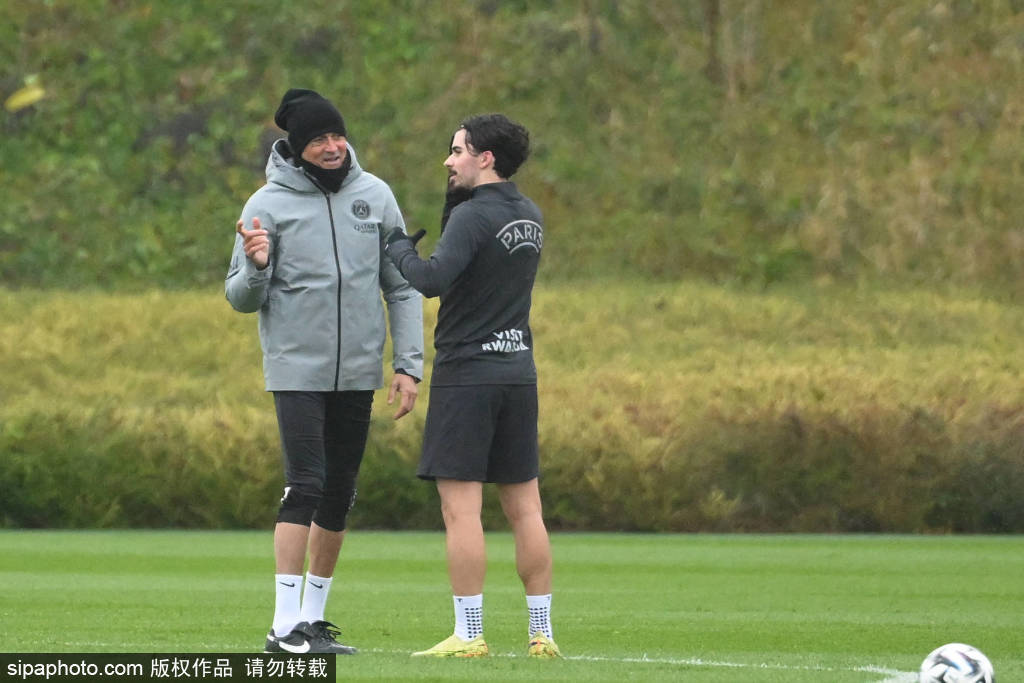 梅西在巴黎的最后一舞:他的传奇如何影响了法甲的格局?